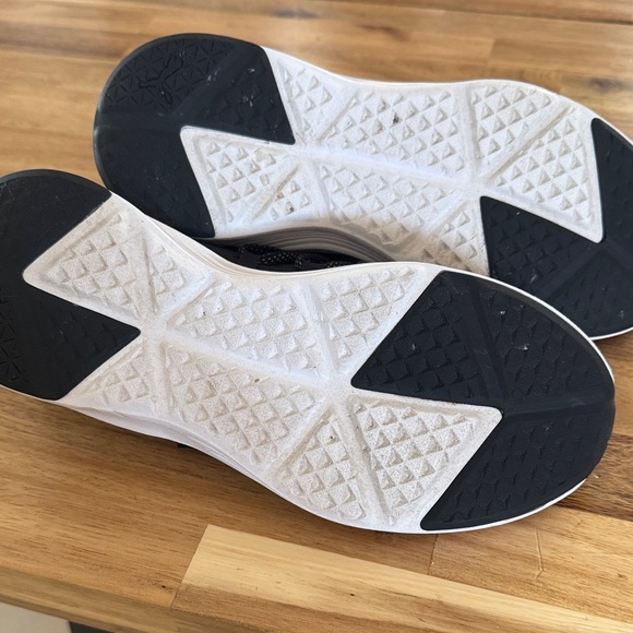 Puma Women’s Black and White SoftFoam Sneakers size 6 - Picture 10 of 10